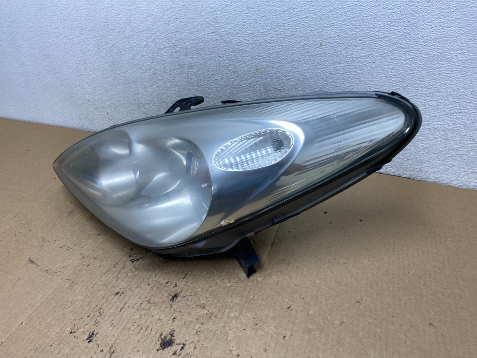 2002-2004 Lexus Es300 Es330 Left Driver Lh Headlight Xenon HID TYC AG2207 DW1