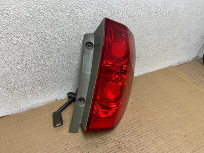 2003 2004 2005 Honda Pilot Right Passenger RH Side Tail Light AH2623 DW1