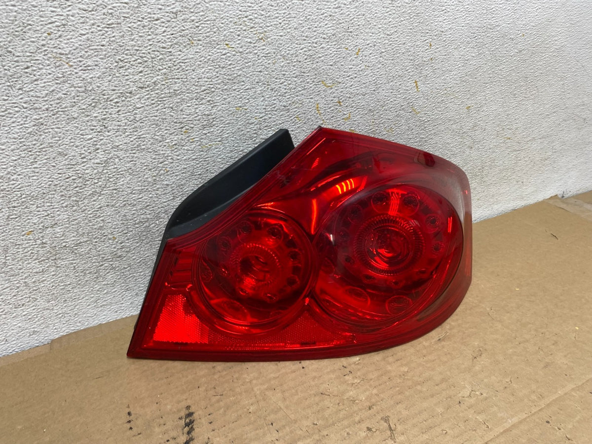 2007 to 2013 Infiniti G35 G37 Sedan Right Passenger Rh Tail Light AH8115 DW1