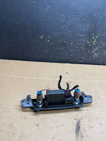 2007-2014 Chevrolet Tahoe Silverado Yukon Windshield Switch Outlet 12v w9441 DG4