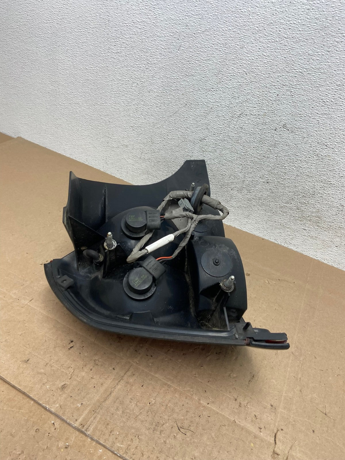 2003-2011 Ford Crown Victoria Right Passenger Rh Side Tail Light AE6112 LK5