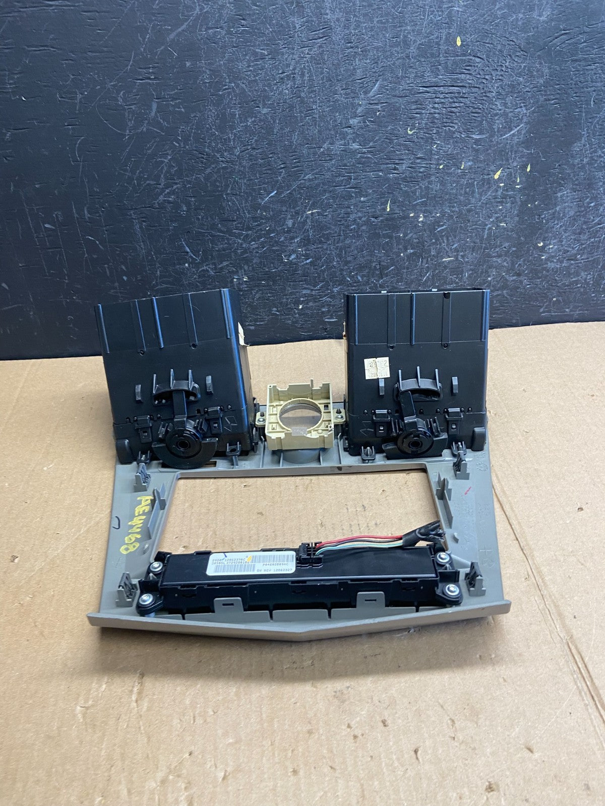 2007 2010 Chrysler Sebring Center Dash Radio Clock Bezel Trim Panel Oe AE4468 DG4