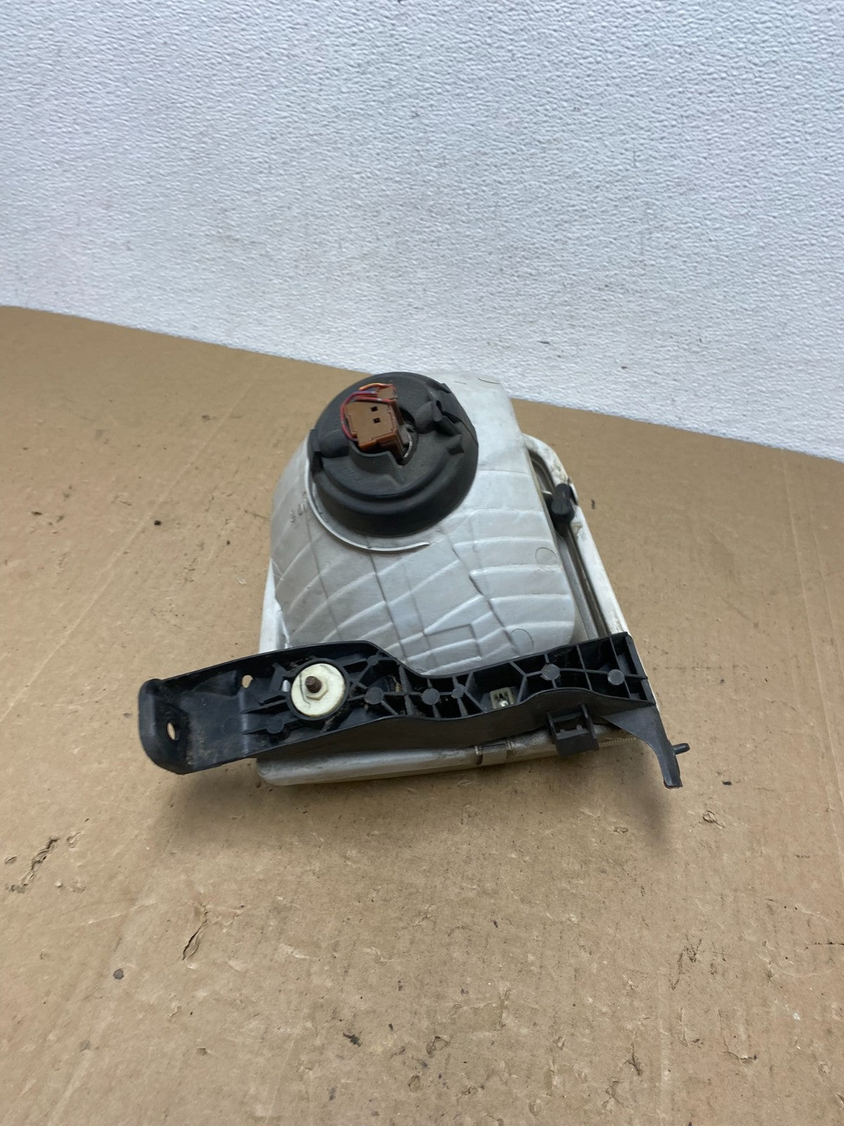 2000 - 2004 Toyota Tundra Left Driver LH Side Halogen Headlight AC5793 DW8