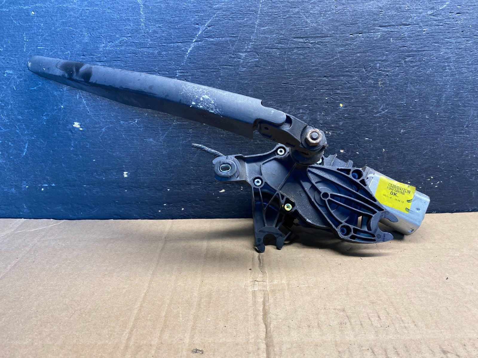 2013 to 2019 Ford Escape Rear Windshield Wiper Motor AA7738 DG0