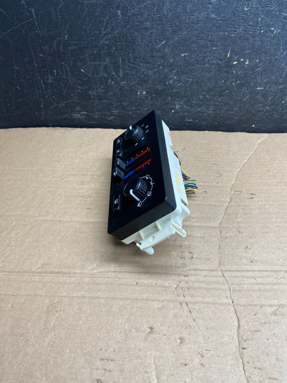 2003 to 2006 Chevrolet Silverado HVAC Heater Climate Control Module AF1896 DG2
