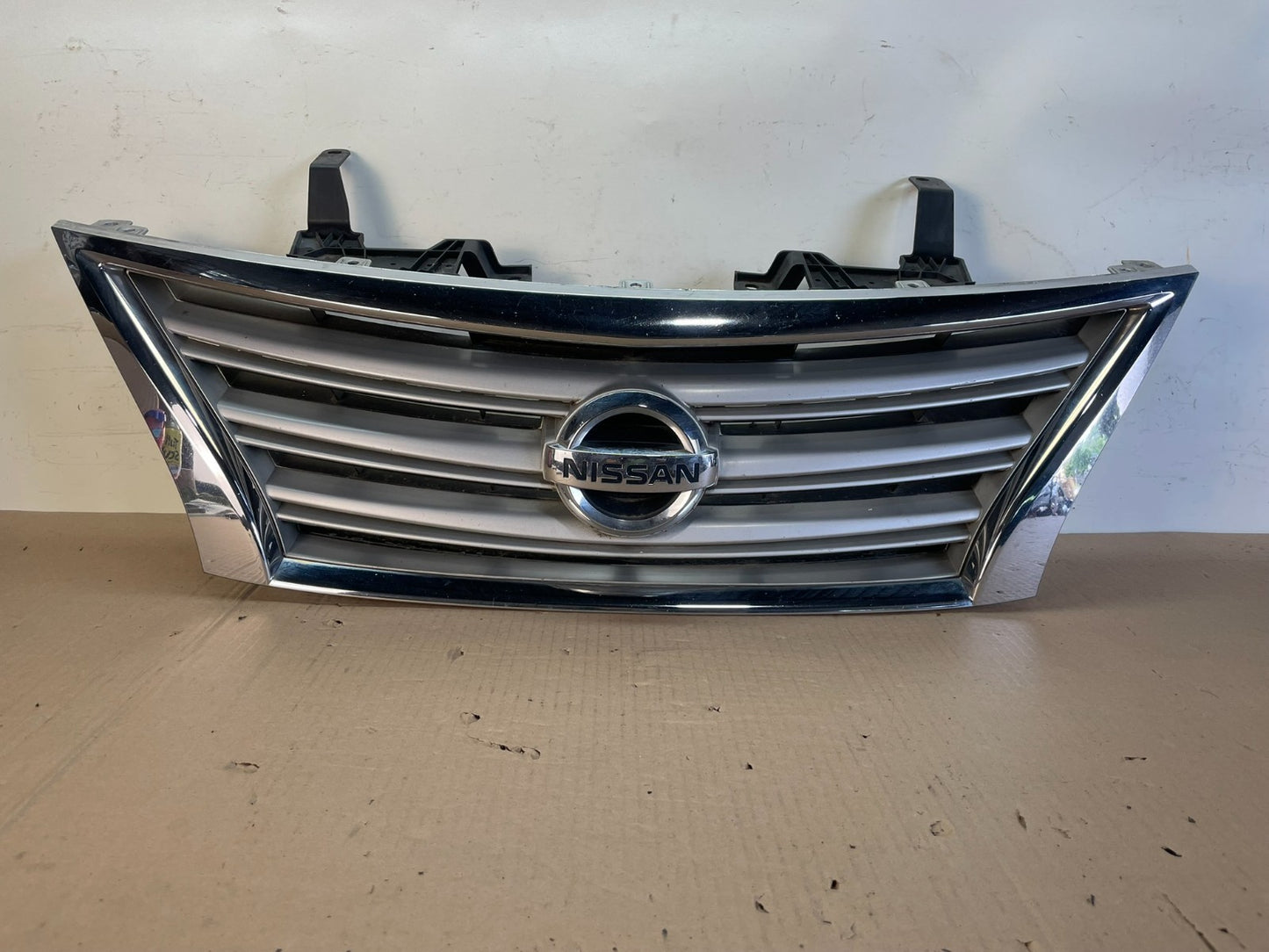 2013 to 2015 Nissan Sentra Front Upper Chrome Grill Grille ag7689 DG0