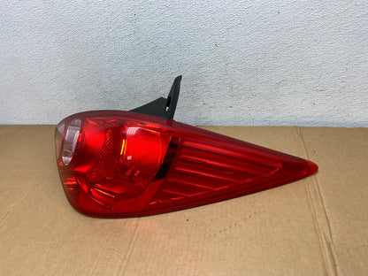 2007 - 2012 Nissan Versa Hatchback Right Passenger Side Tail Light AD0722 LK1
