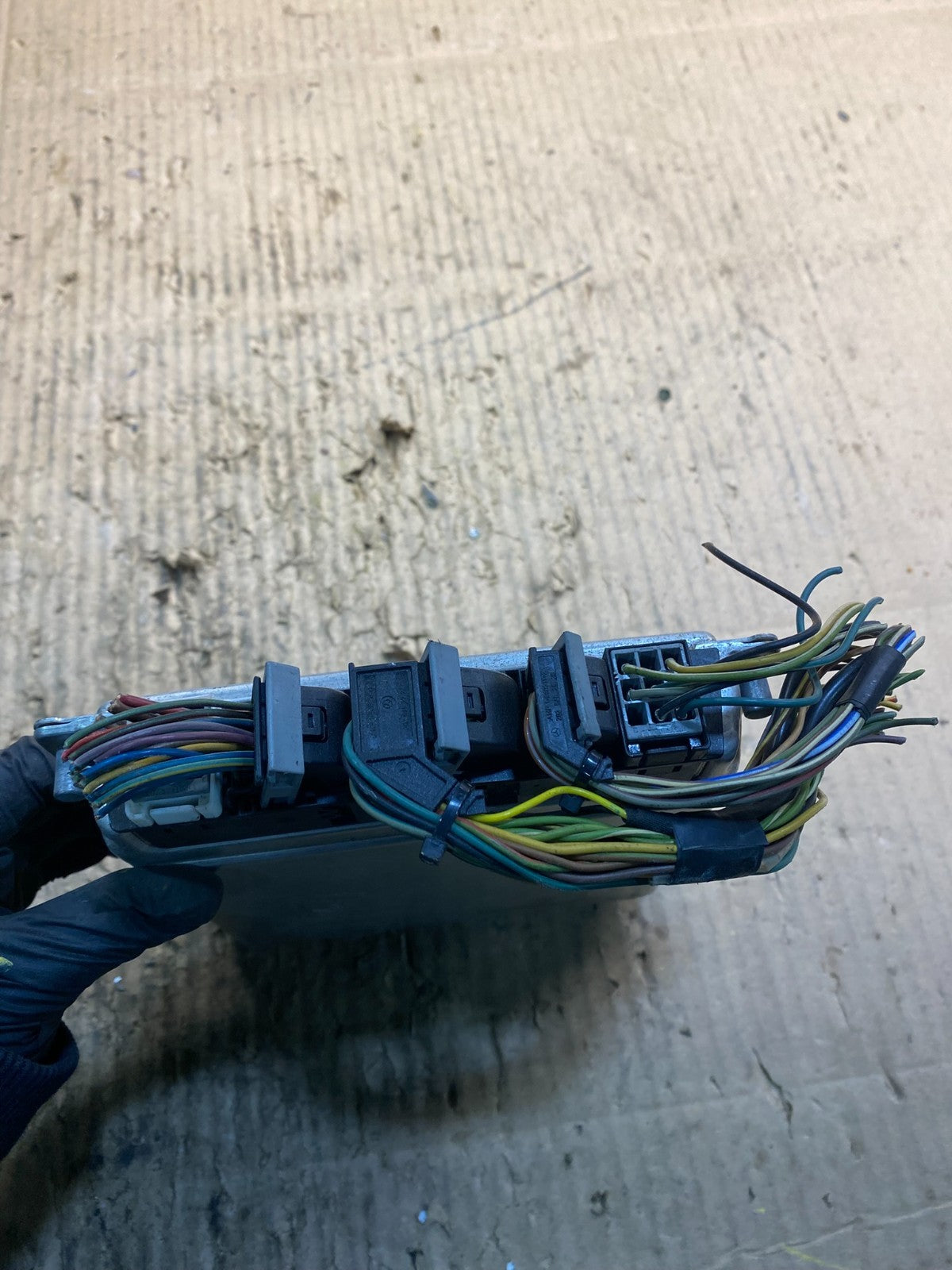1999 to 2005 Mercedes E320 CLK320 Engine Control Unit ECU Module y1462 DG1