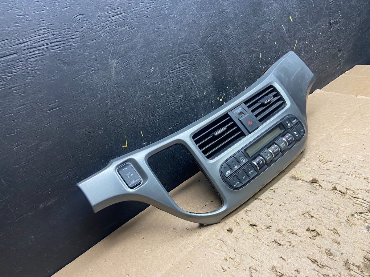 2005 to 2010 Honda Odyssey Radio Climate Control Dash Trim Bezel T8884 DG1