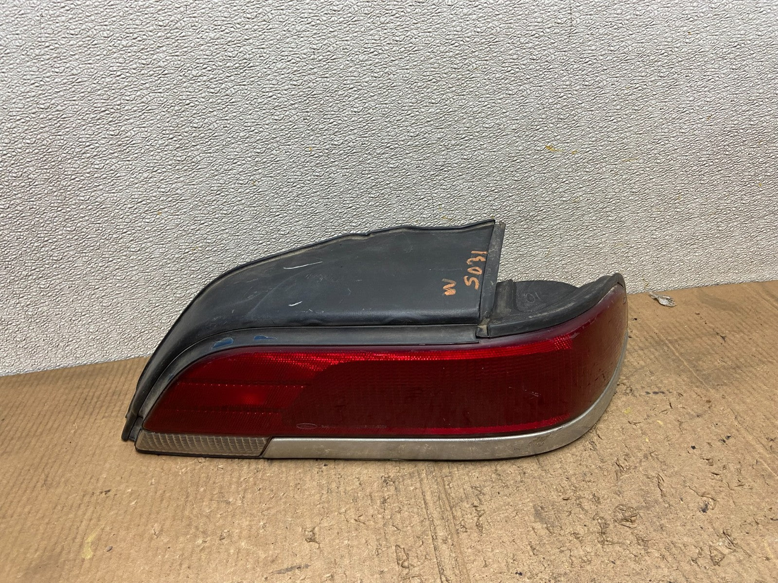 1992 - 1994 Ford Crown Victoria Right Passenger Rh Side Tail Light Oem AA8527 DG0