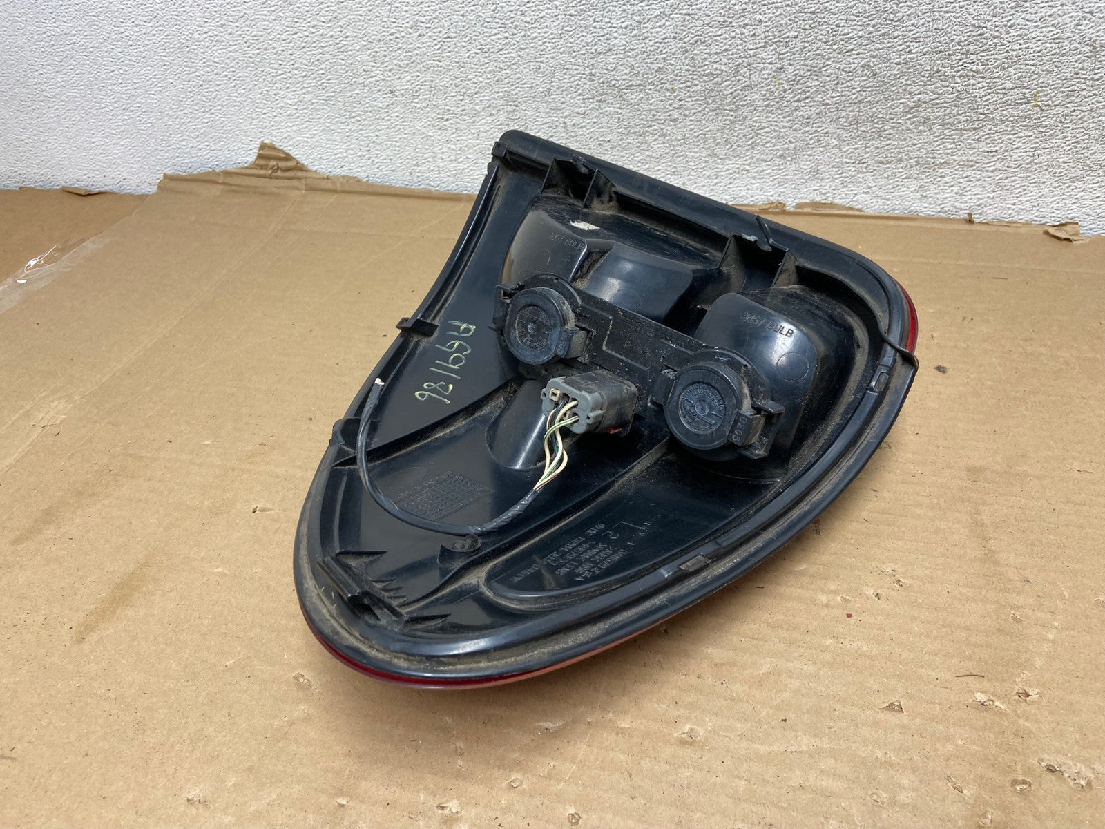 2004 to 2007 Dodge Grand Caravan Left Driver Lh Tail Light AG9186 LK7