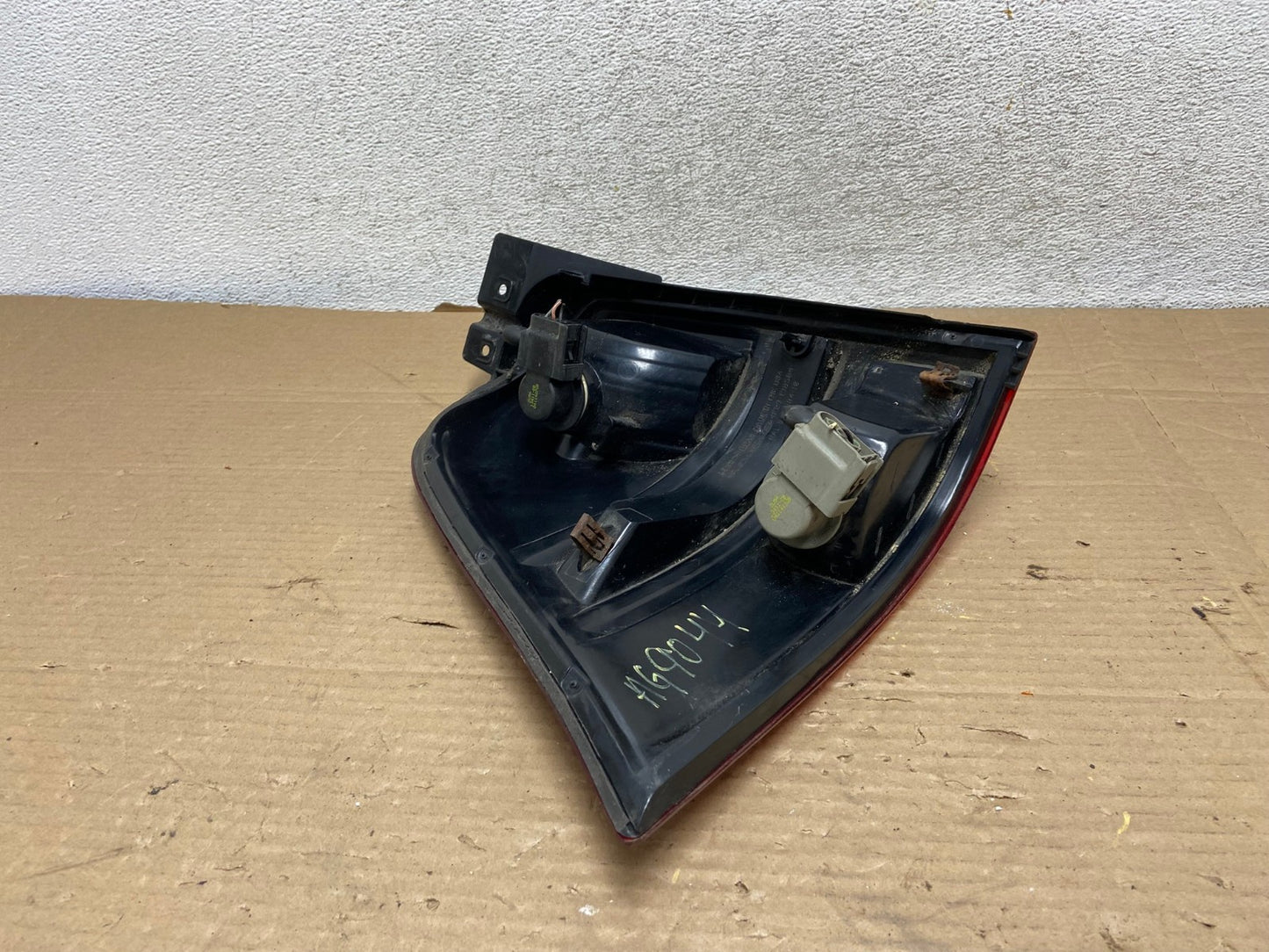 2004 to 2007 Ford Freestar Right Passenger RH Side Tail Light AG9044 LK4