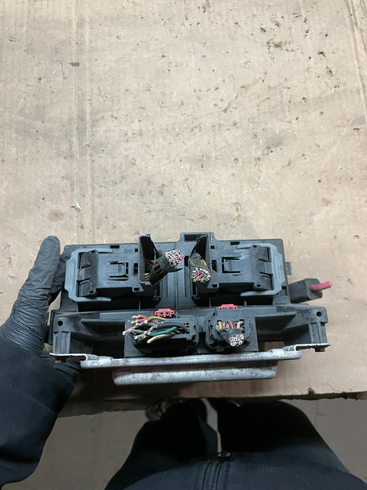2008 Dodge Durango Multifunction Unit Module Fuse Box Body Control w2379 DG1