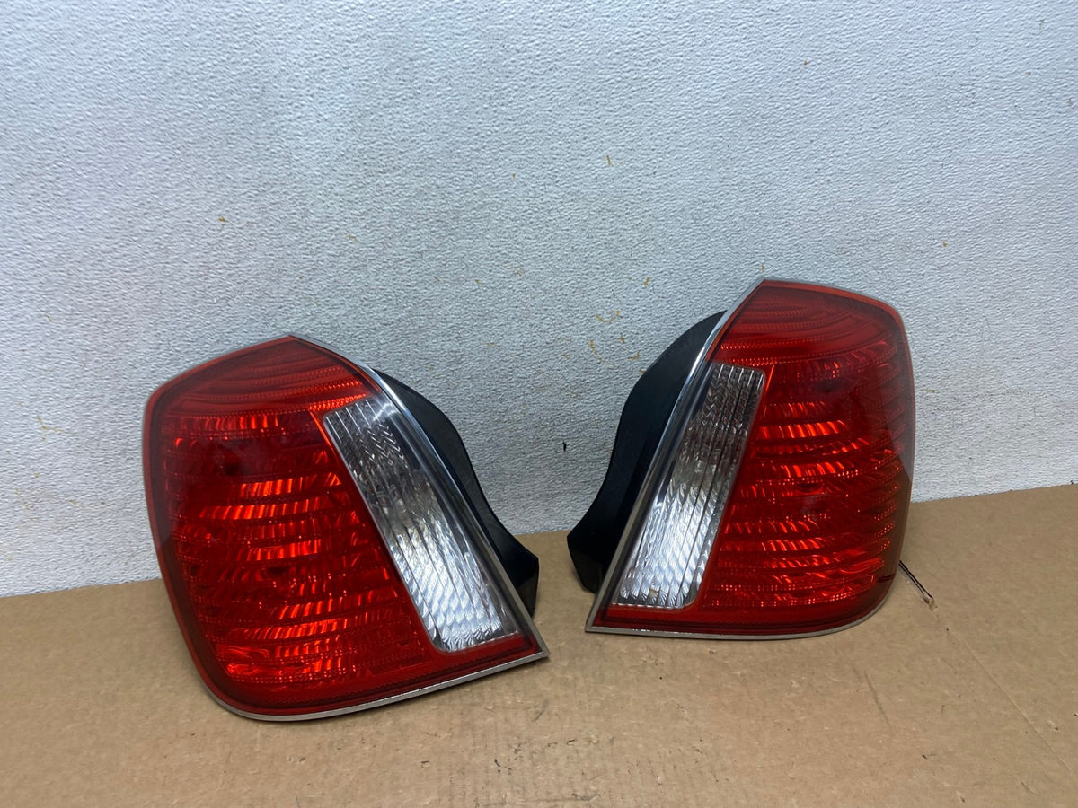 2004 2005 Hyundai XG350 XG Left+Right Tail Lights AI3362 LK0