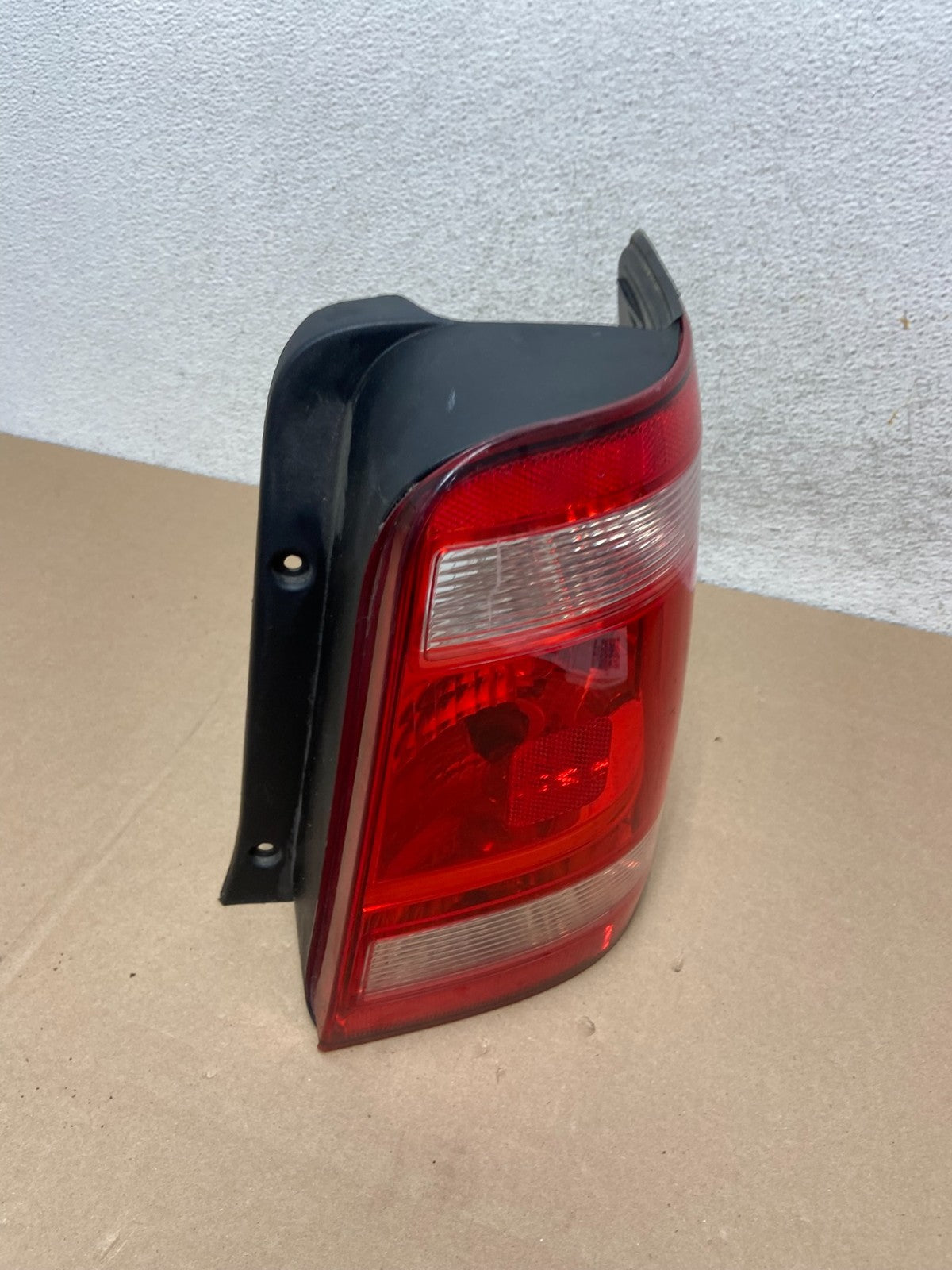 2008 to 2012 Ford Escape Right Passenger RH Side Tail Light AG6581 DW2