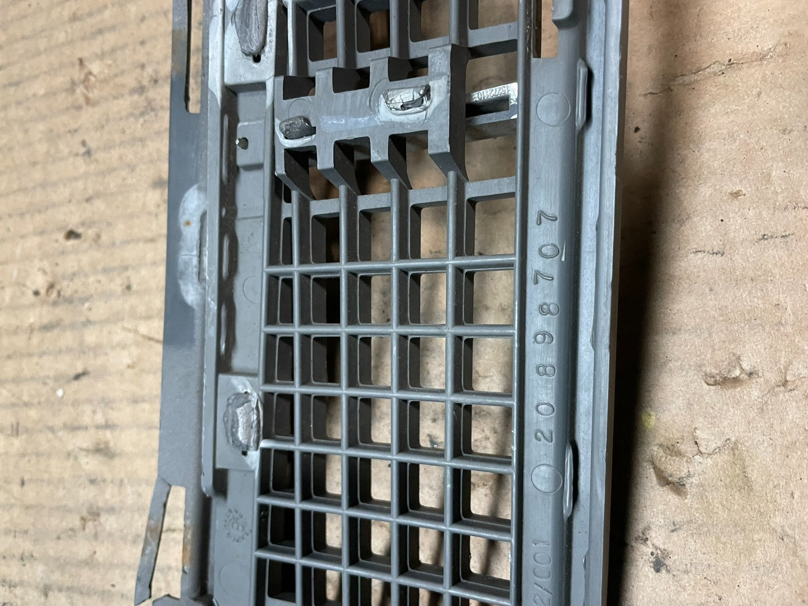 2008 to 2011 Cadillac Cts Front Lower Grill Grille OEM Y6565 DG8