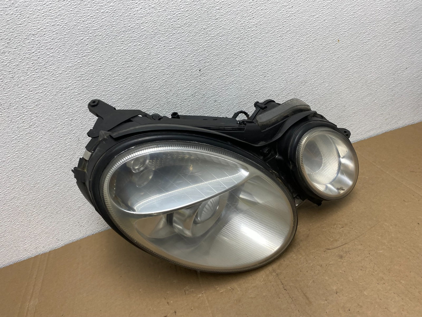 2003-2006 Mercedes E E320 E350 Class Right Passenger Halogen Headlight AC5664 DW2
