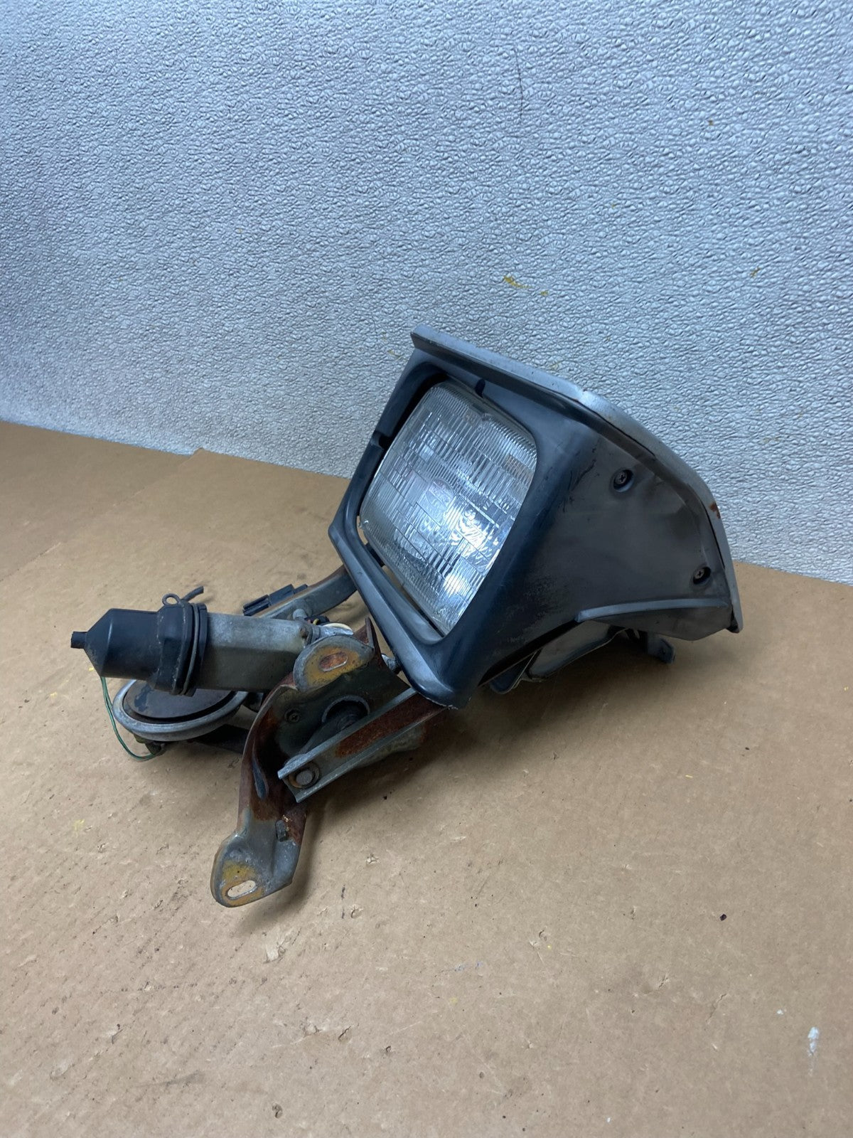 1983 - 1989 Mitsubishi Starion Right Passenger RH Headlight Oem Z6667 DG1