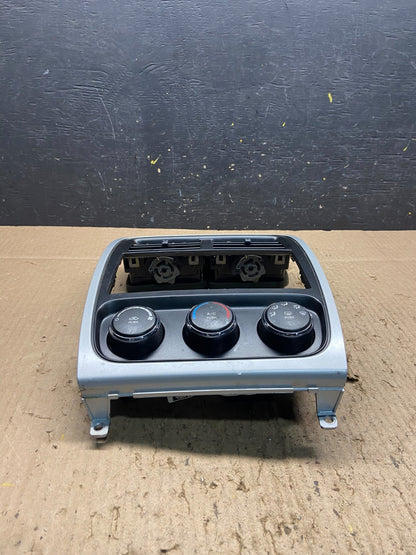 2010 to 2012 Dodge Caliber Dash Radio Center Bezel Climate Dash q2068 DG1