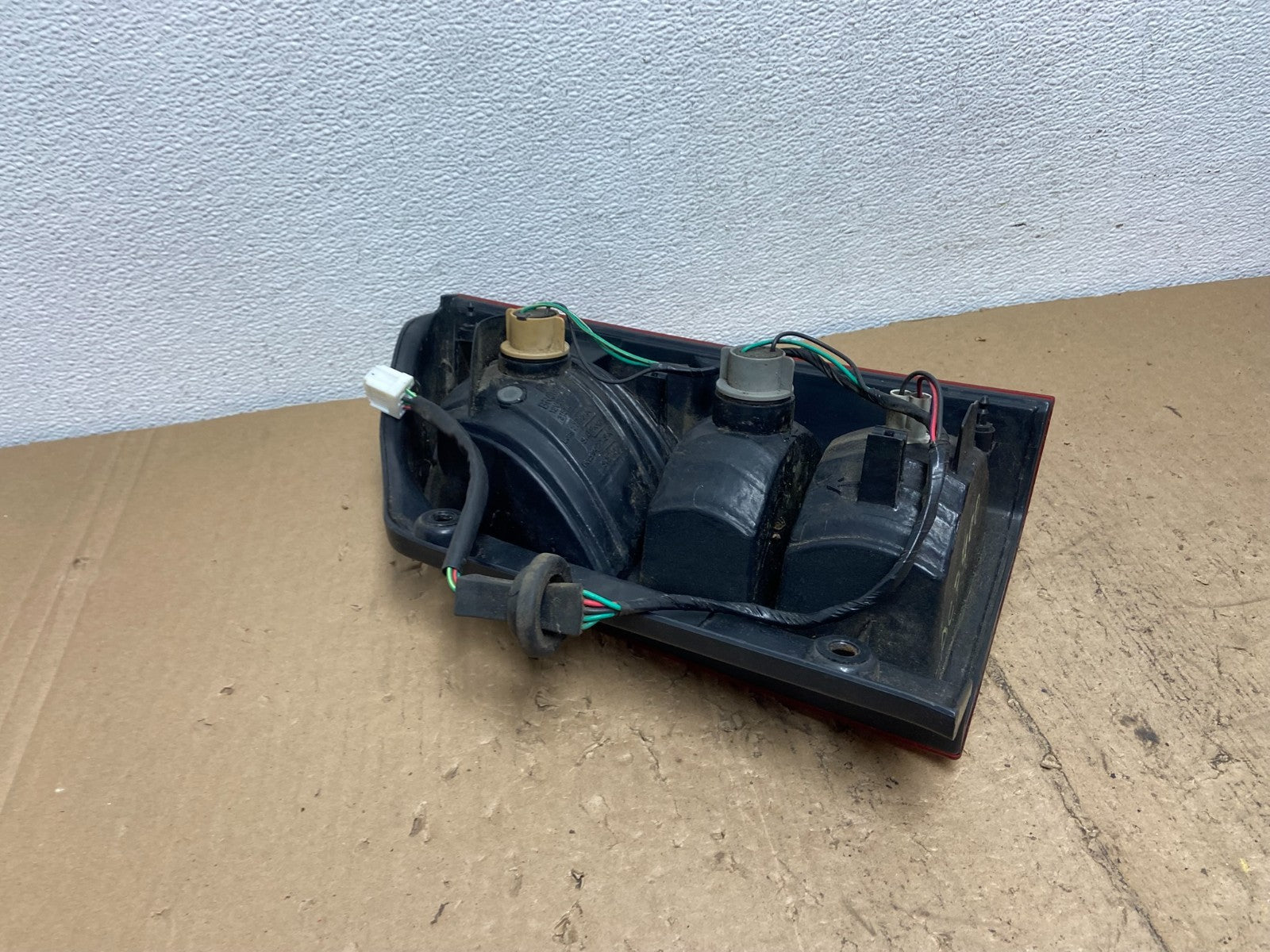 2005 to 2012 Nissan Pathfinder Tail light Left Driver Lh Side AC7400 DW4