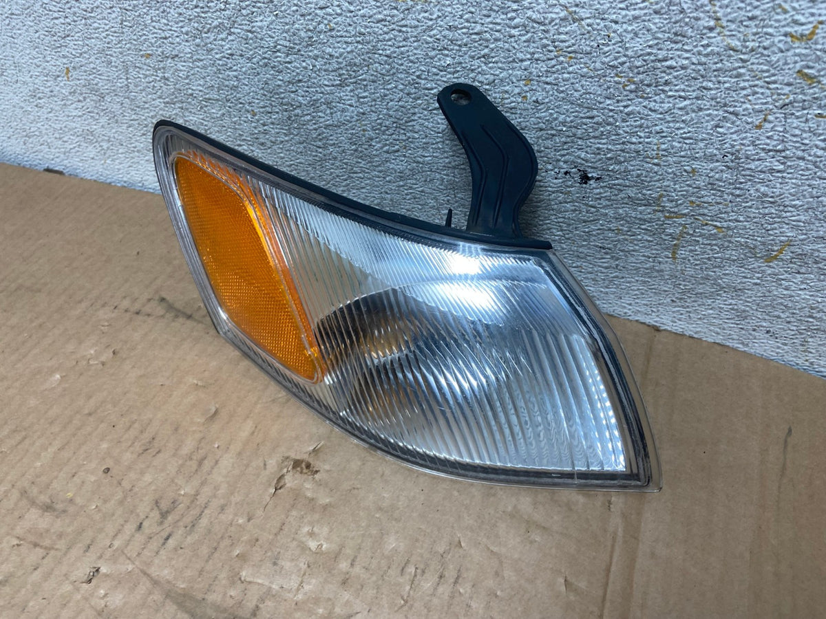 1997 1998 1999 Toyota Camry Right Passenger RH Turn Signal DEPO AI6992 LK1