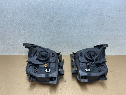 2003 to 2006 Honda Element Left+Right Side Headlights R8263 DW8