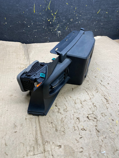 2020 to 2023 Ford  Explorer Console Radio Display Screen Air Vents Oem X6162 DG2