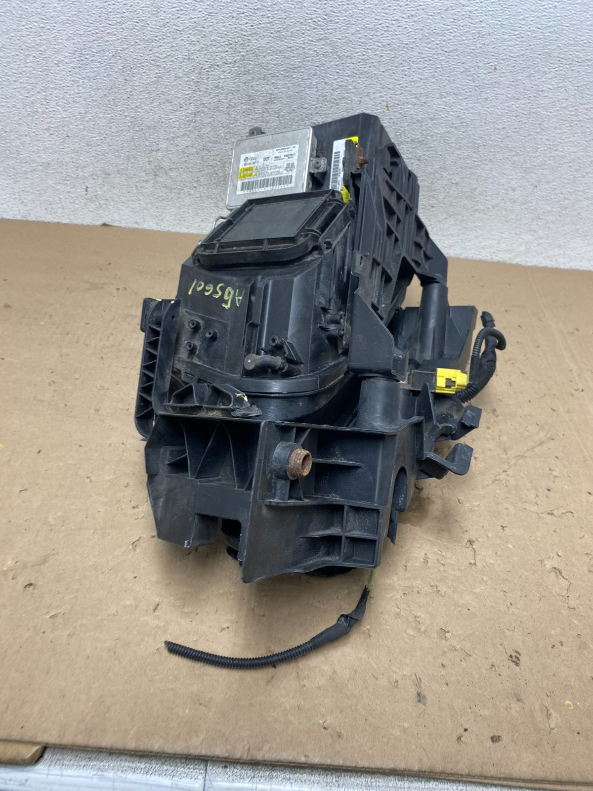 2009 to 2012 Audi Q5 Right Passenger RH Side Xenon HID Headlight AG5601 DW9