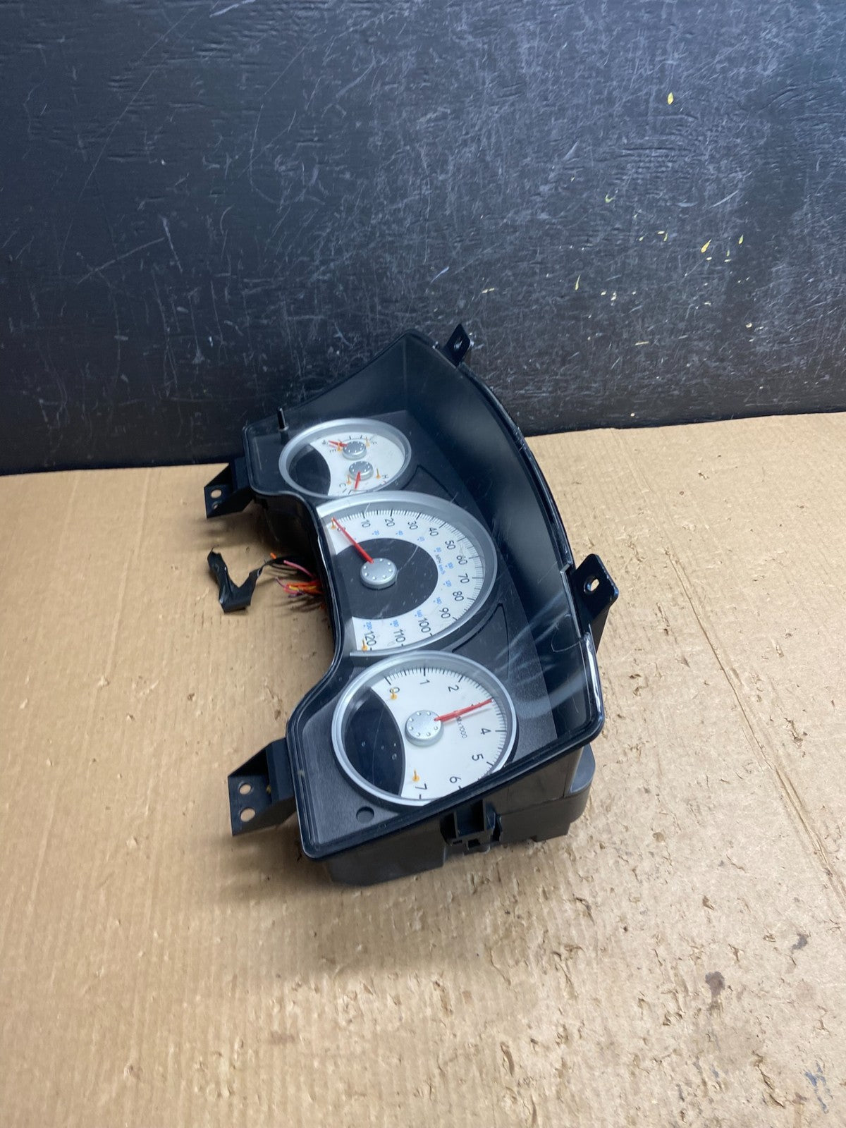 2006 Dodge Durango Speedometer Instrument Cluster Gauge AE4302 DW2