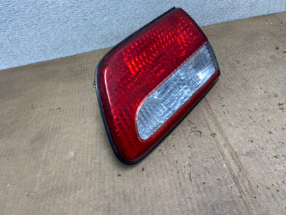 2001 - 2003 Toyota Sienna Right Passenger Rh Side Inner Tail Light OEM AA66392