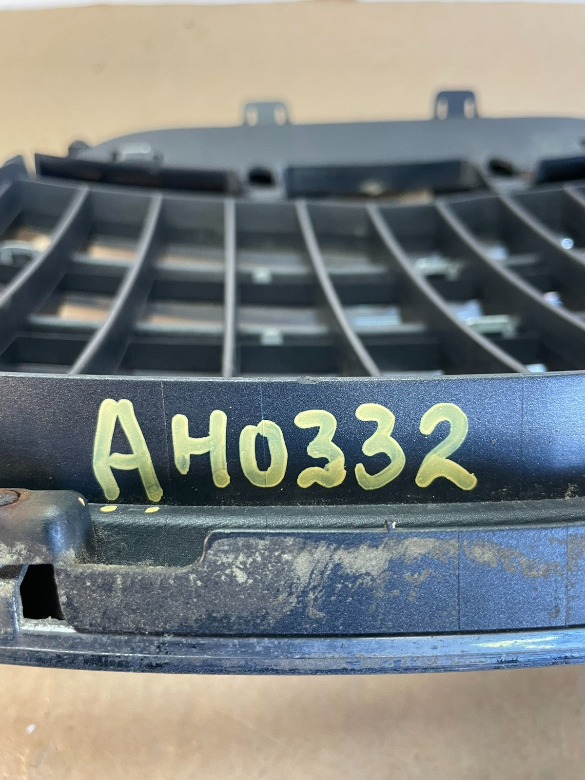 2006 - 2007 Subaru Tribeca Front Upper Grill Grille AH0332 DG5