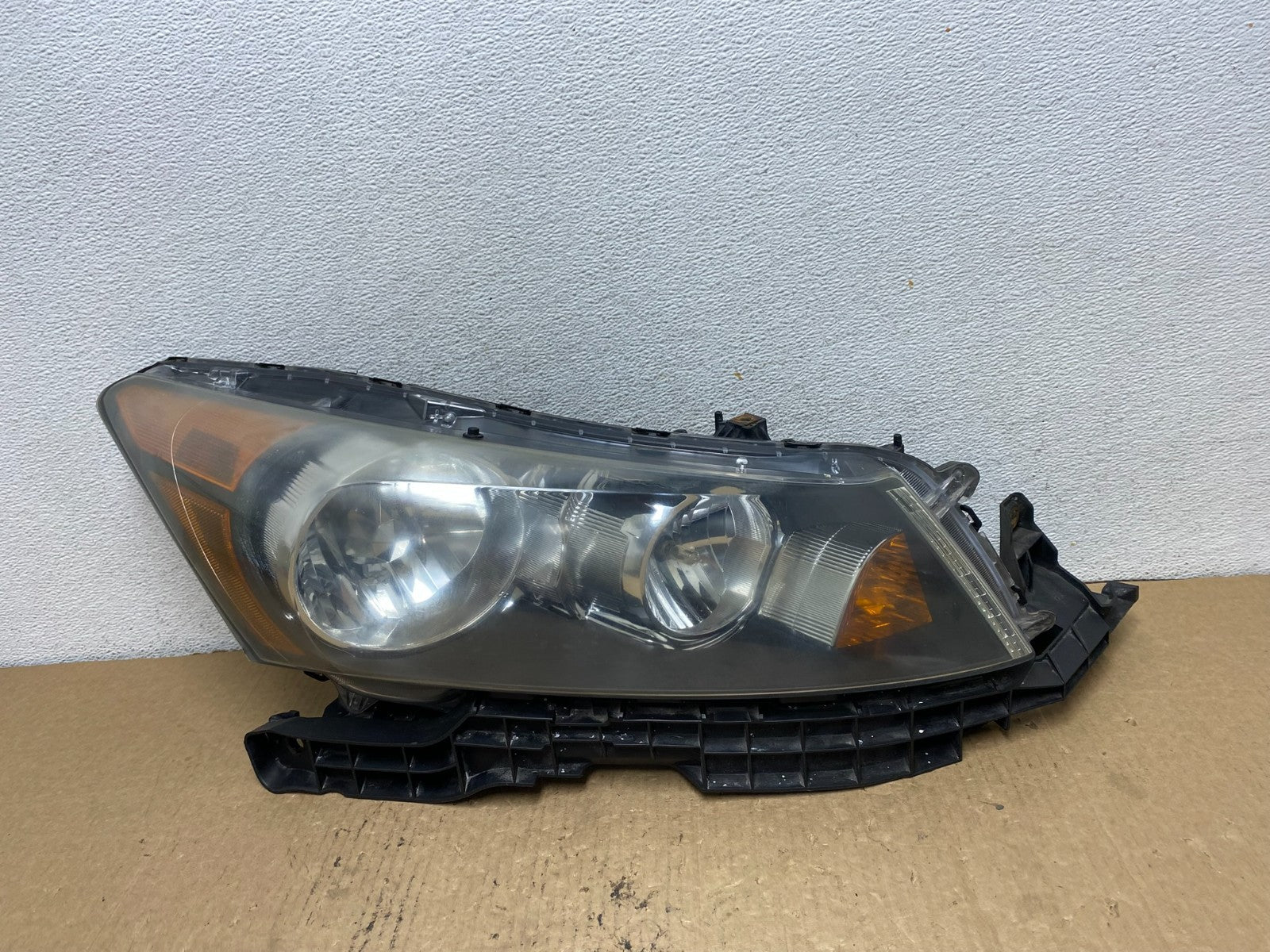 2008 to 2012 Honda Accord Sedan Right Passenger RH Headlight AG2341 DW0