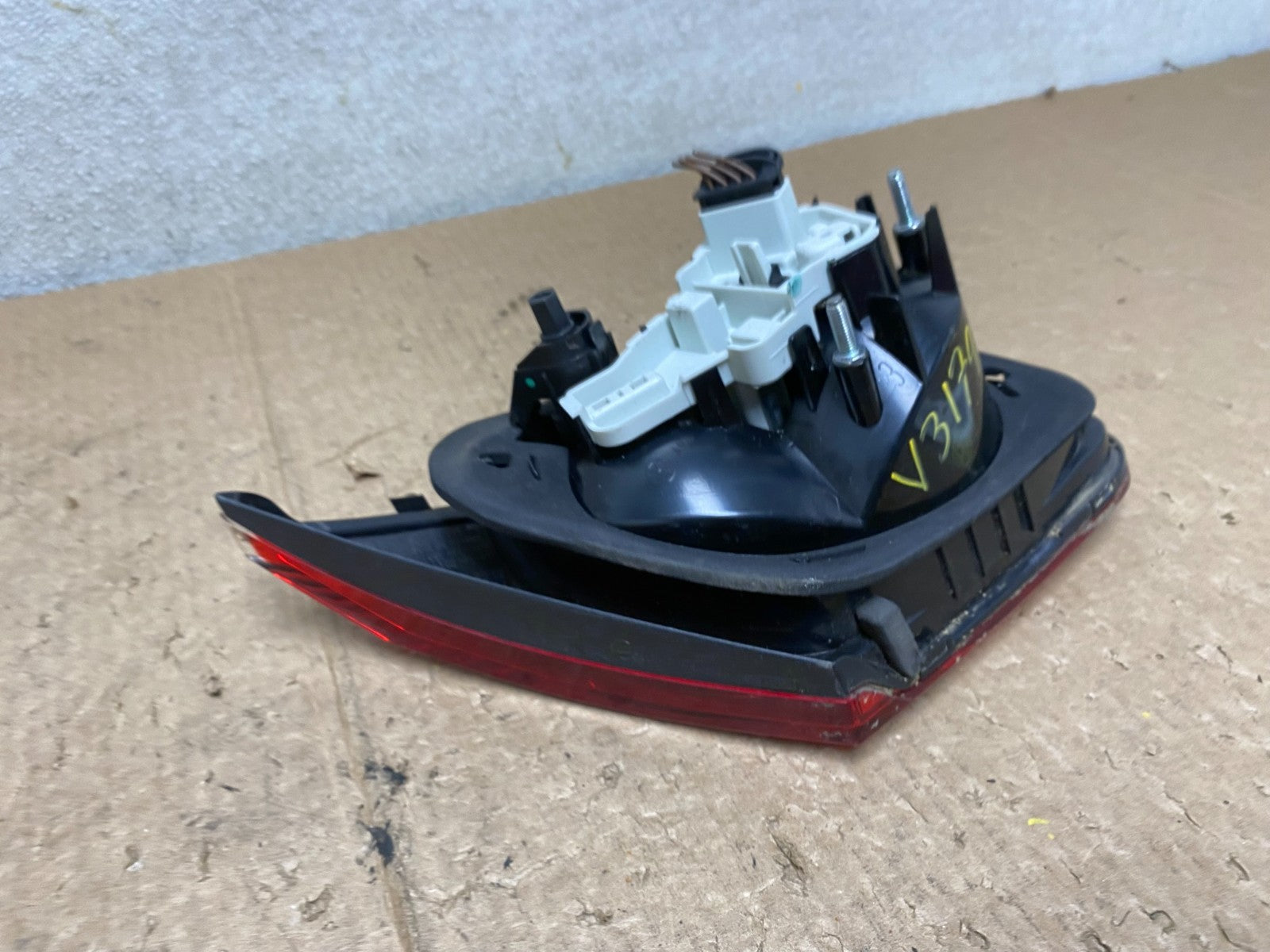 2009-2012 Volkswagen CC Right Passenger RH Side Tail Light Inner Trunk V3179 DW6