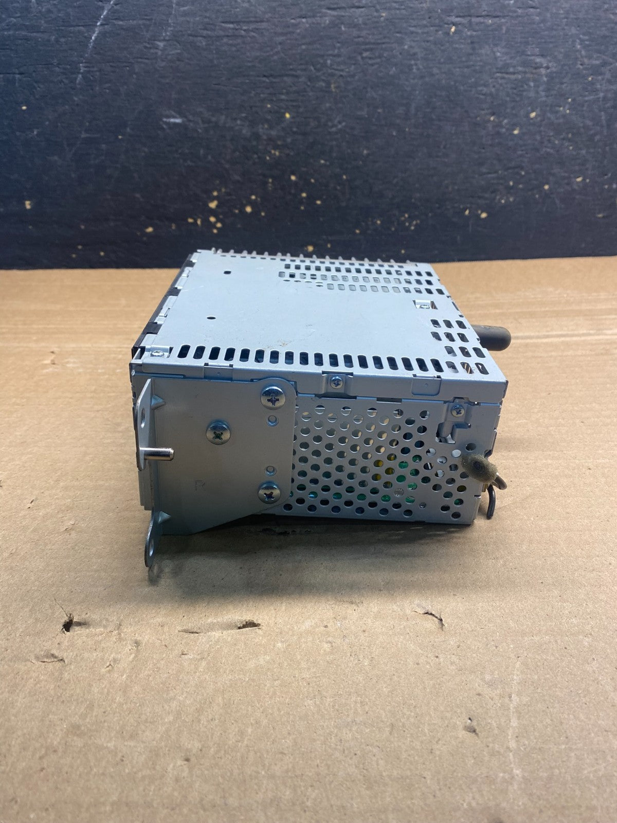 2013 to 2014 Ford Edge AM/FM Radio Reciever OEM aa3128 DG1