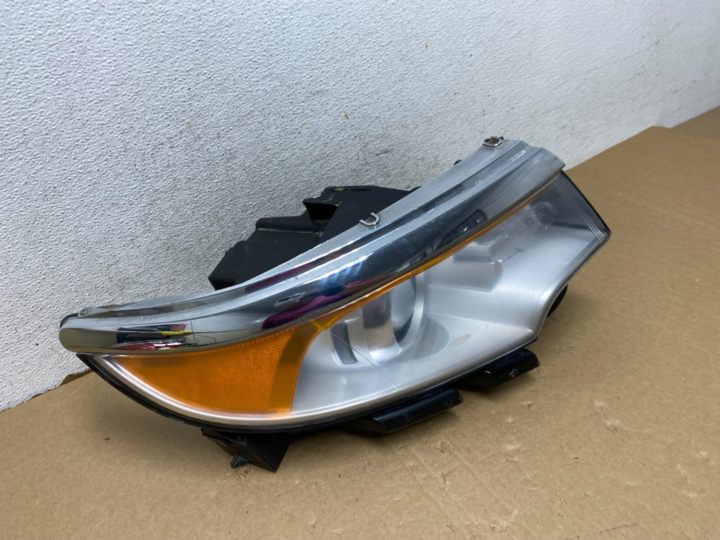 2011 to 2014 Ford Edge Front Right Passenger Headlight Halogen AF7292 DW2