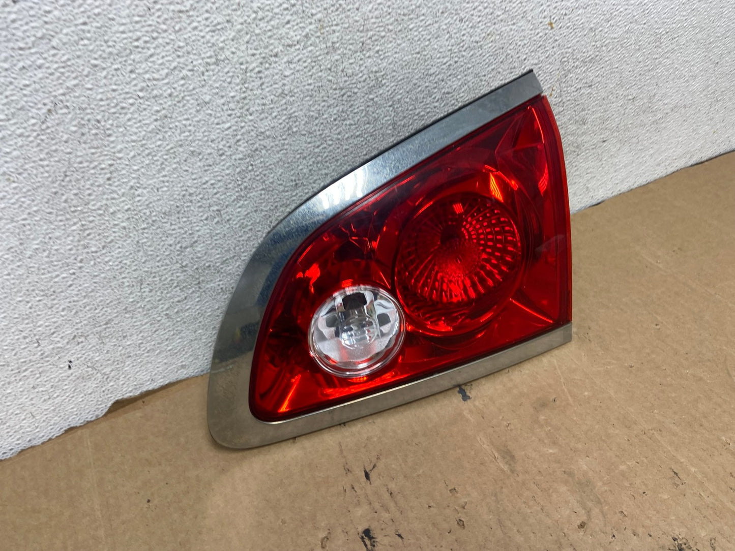 2008-2012 Buick Enclave Right Passenger Rh Inner Tail Light AG2107 LK2