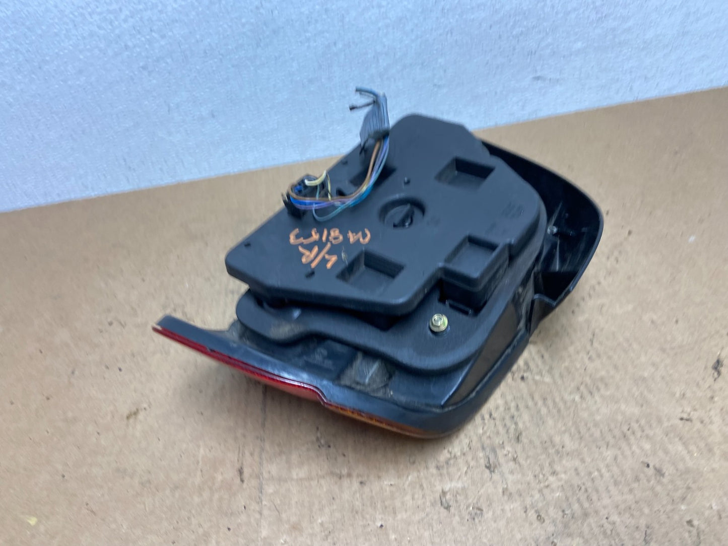 1996-2000 BMW 5-SERIES E39 528i 540i Left Driver Side LH Tail Light Oem AC31863