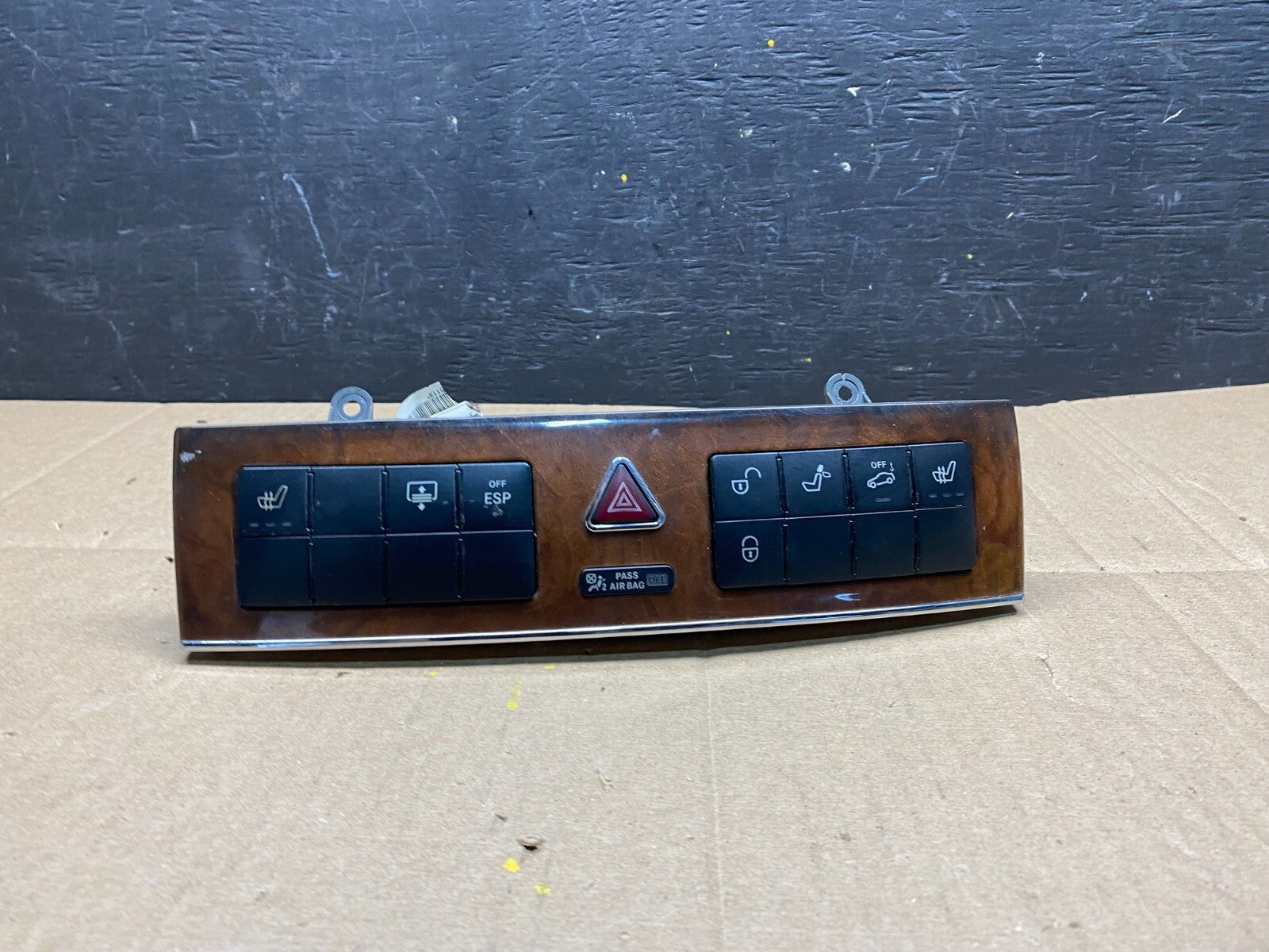2005 - 2007 Mercedes C230 C240 Center Console Switch Control Unit I4897 DG10