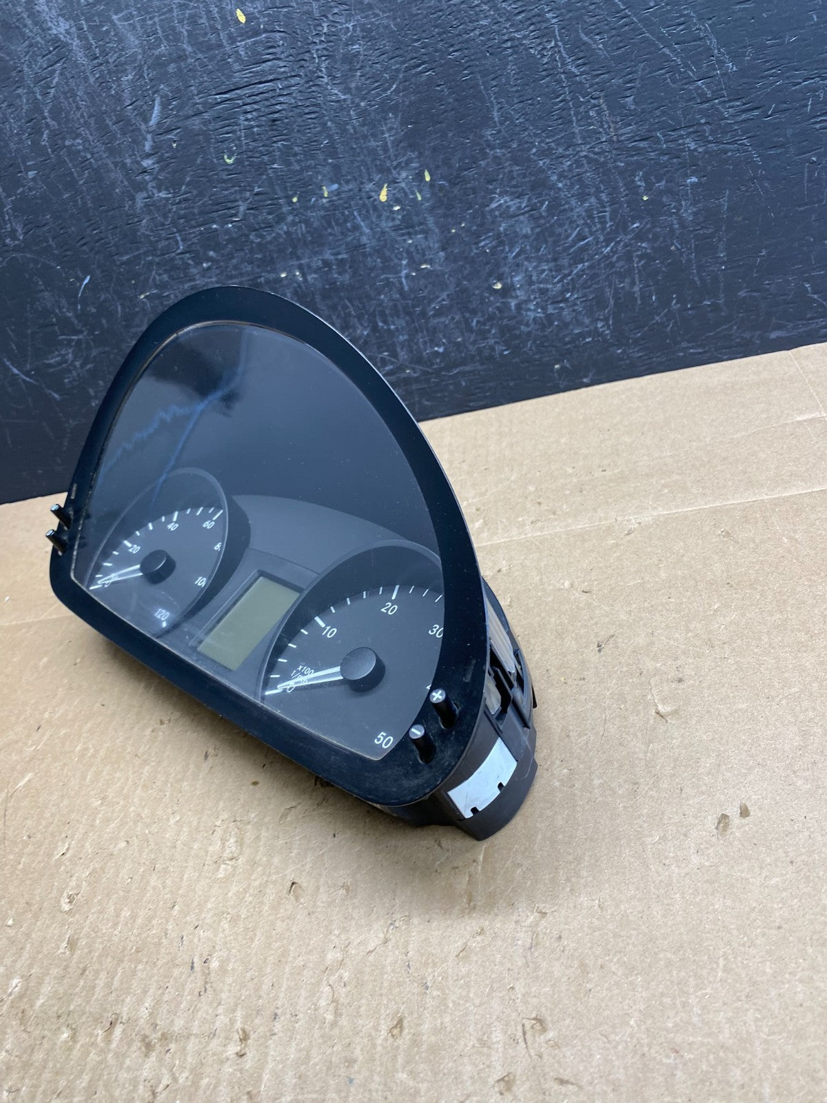 2003 to 2006 Sprinter 2500 3500 Instrument Speedometer Gauge Cluster AC6465 DG3