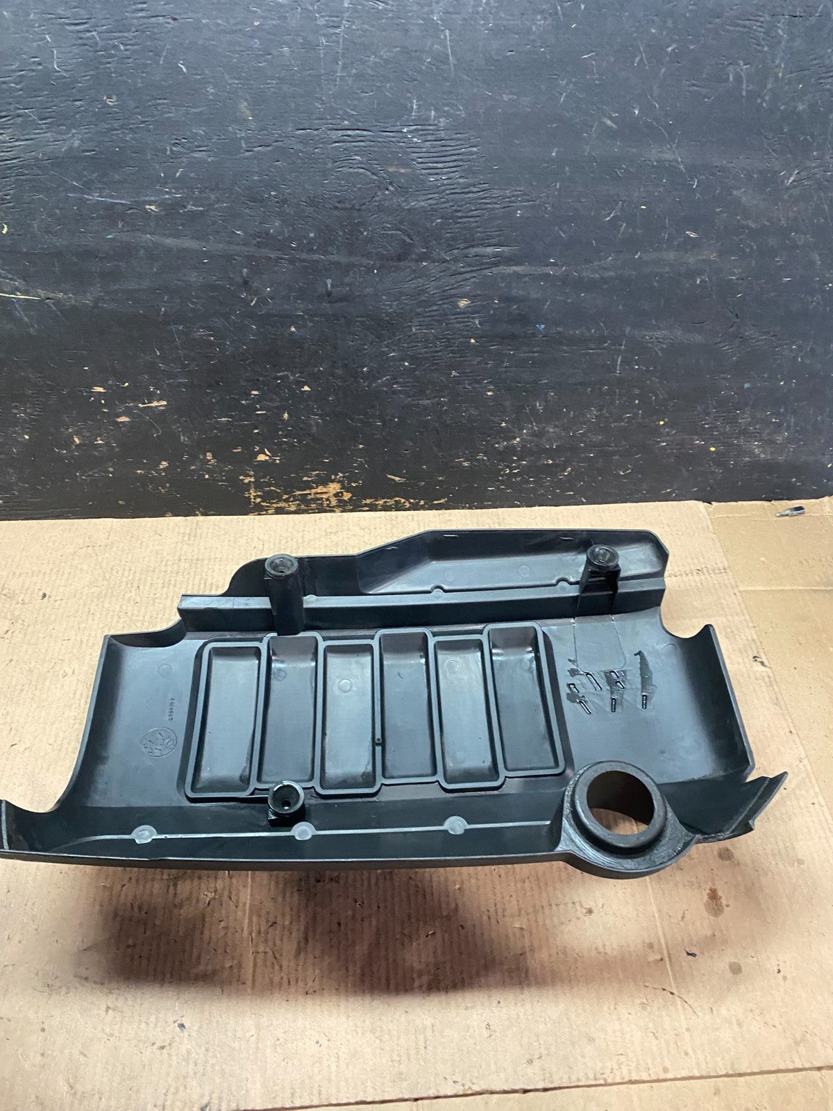 2007 to 2008 GMC Acadia 3.6L VVT Engine Cover Shield T0042 DG4