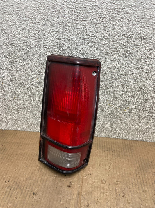1985 to 1993 Chevrolet S10 S15 SONOMA Right Passenger Tail Light AA64240