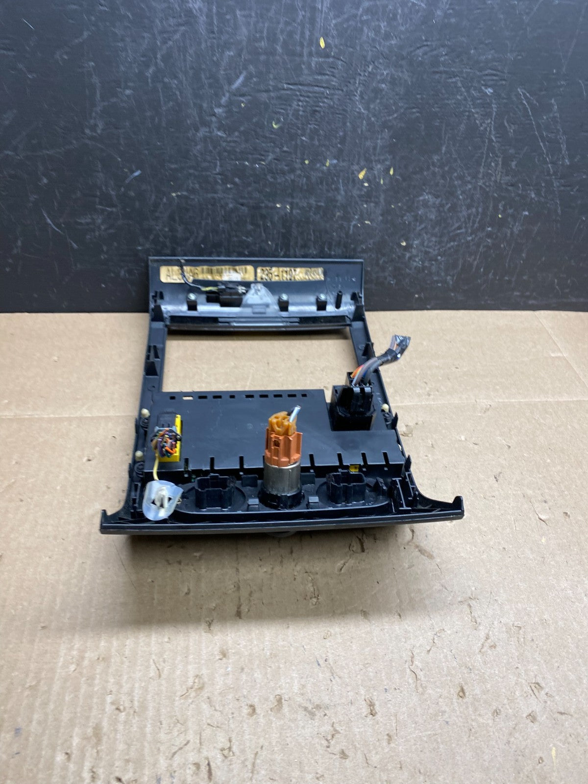 2004 to 2008 Ford F150 Radio Climate Dash Bezel Surround Black ac6695 DG5