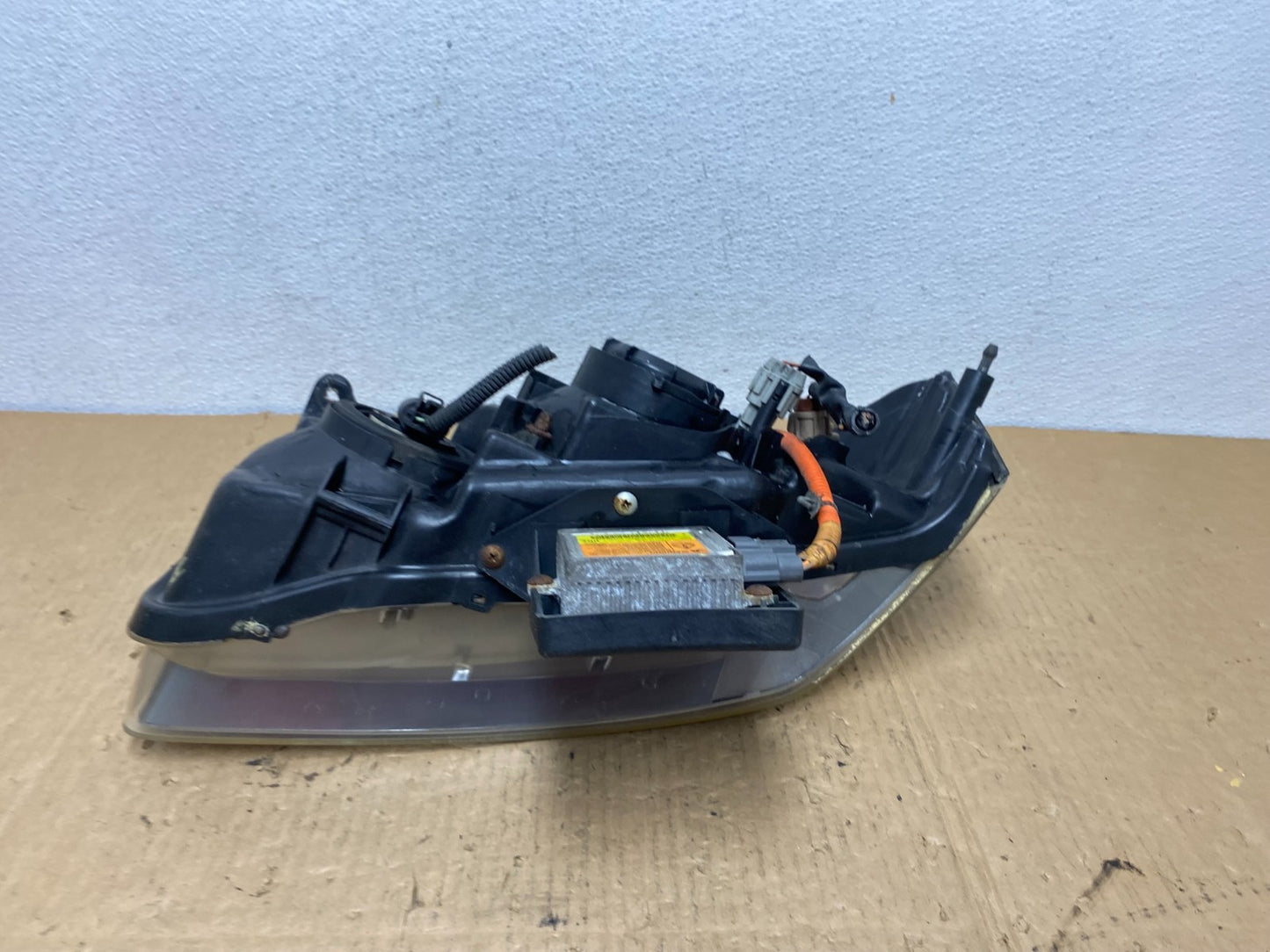 2002-2003 Nissan Maxima Right Passenger Rh Headlight Xenon HID AC8129 DW7