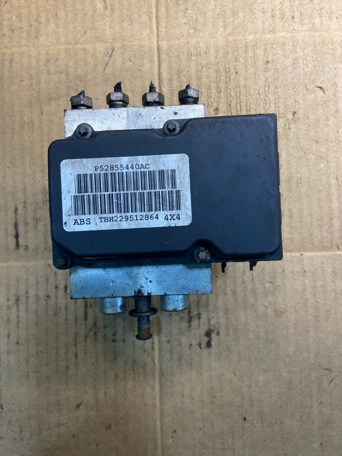 2004 2005 2006  Dodge Durango ABS Anti Lock Brake Pump Y7211 DG5