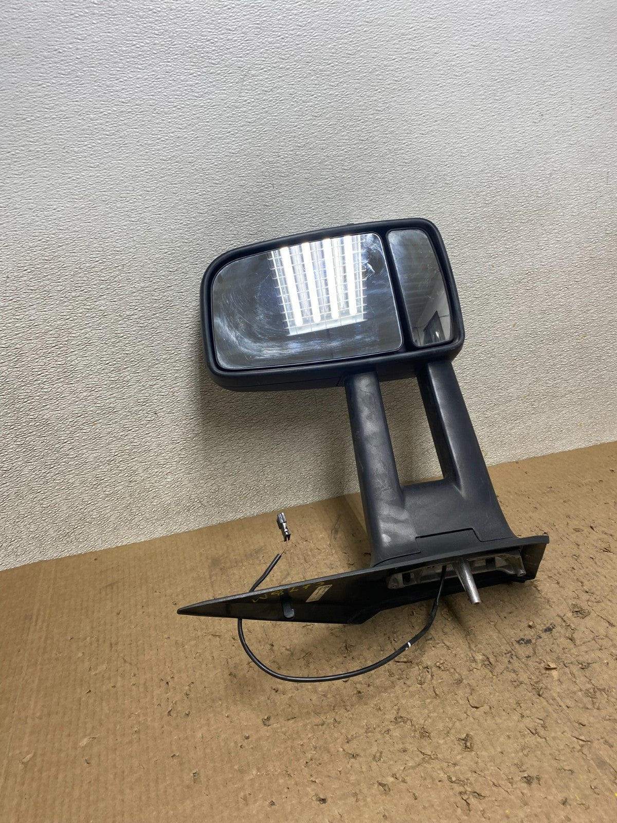 2007 - 2017 Mercedes-Benz Sprinter Right Passenger View Door Mirror OEM W8273 DW5