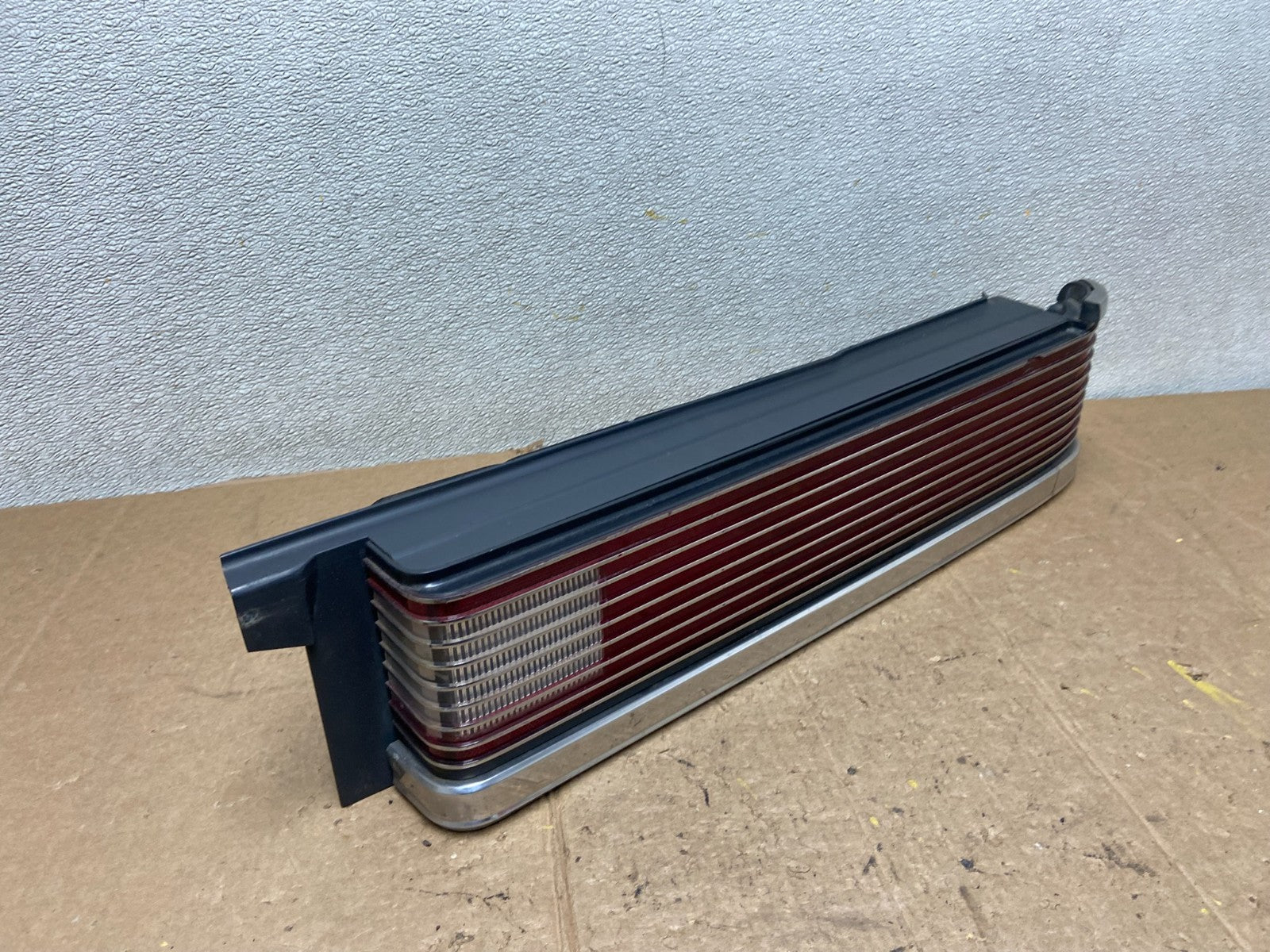 1986 to 1988 Chrysler LeBaron Right Passenger RH Tail Light Oem AA3848 DG2