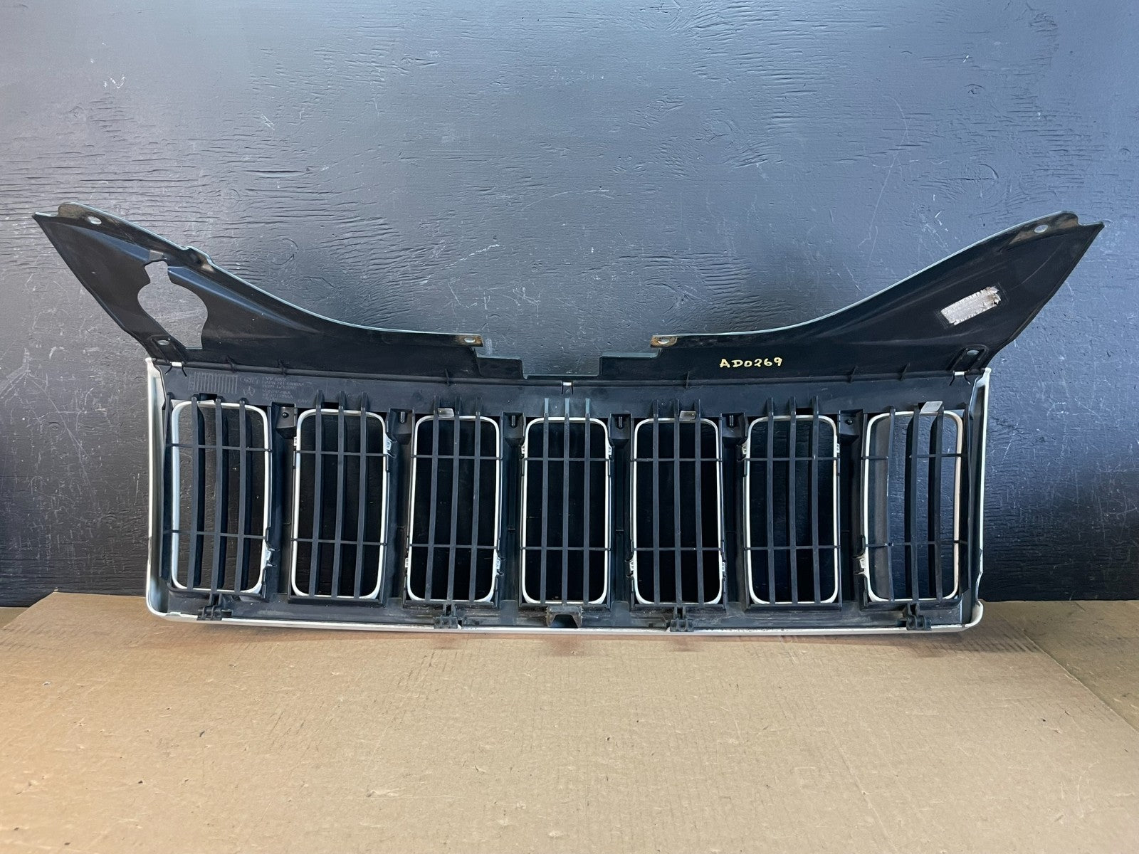 2008 2009 2010 Jeep Grand Cherokee Front Upper Grill Grille AD0269 DG3