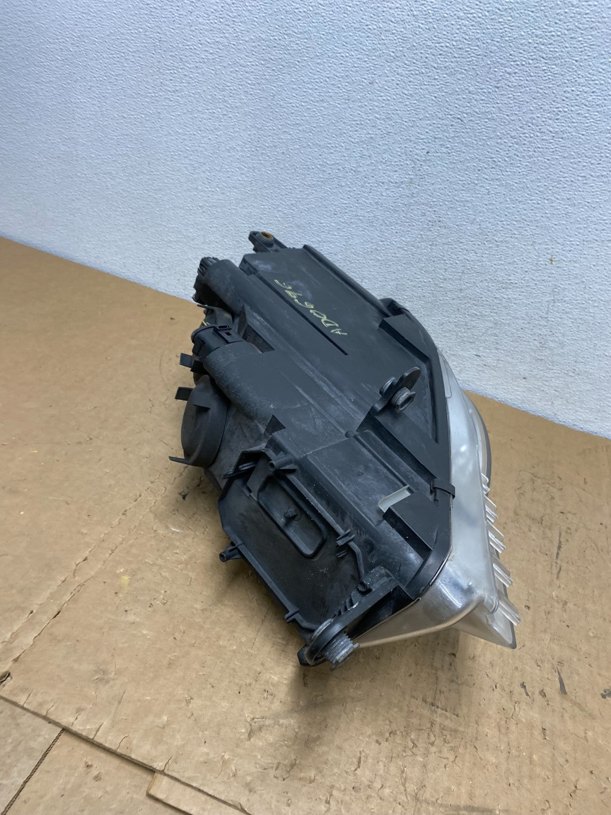 2009 to 2012 Volkswagen CC Right Passenger RH Headlight Halogen AD0696 DW8