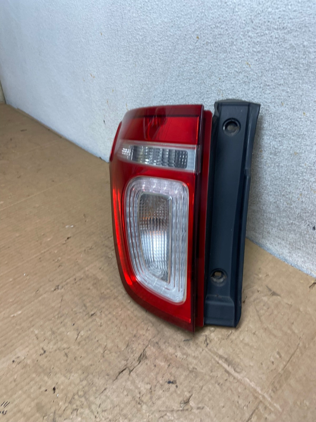 2011 2012 2013 2014 2015 Ford Explorer Left Driver LH Side Tail light AI8044 LK1