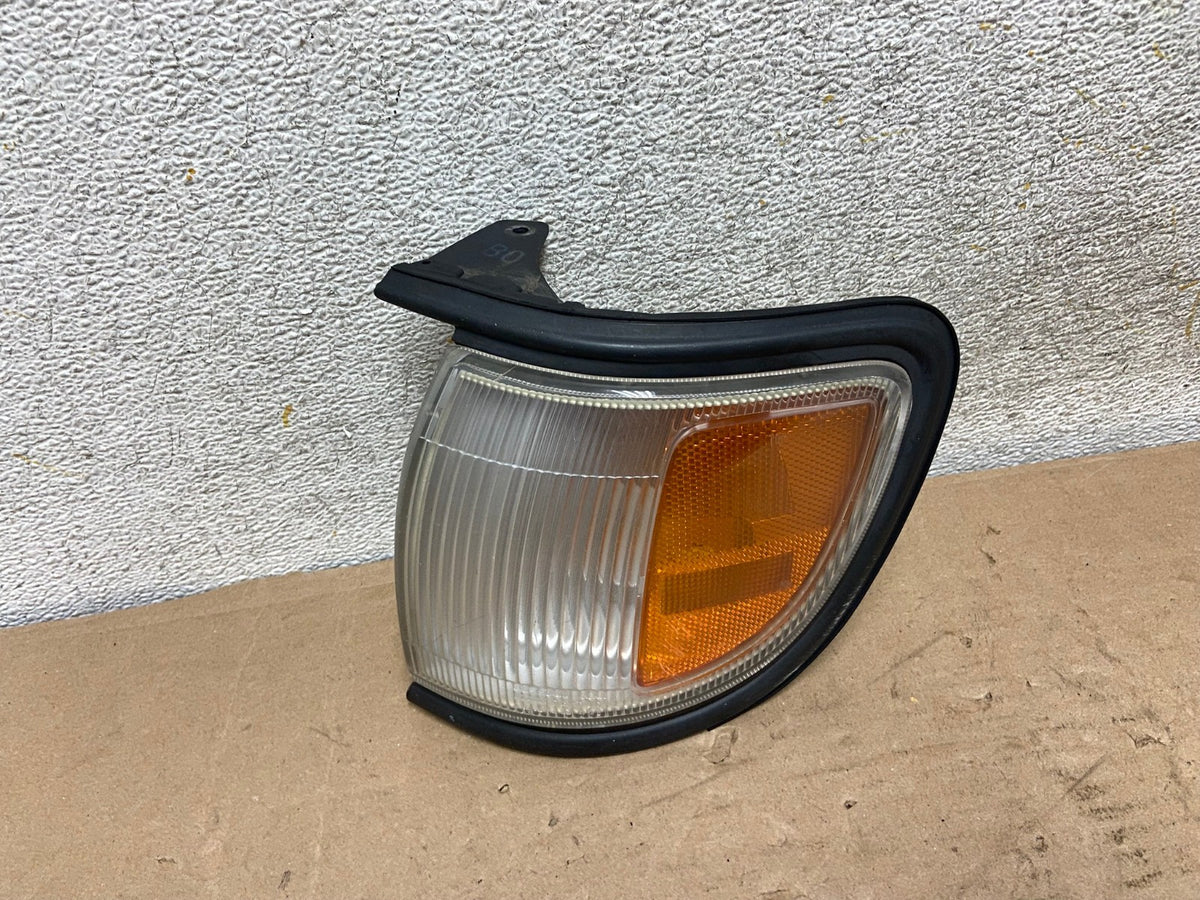 1996-1998 Nissan Pathfinder Left Driver LH Turn Signal AH9458 LK0